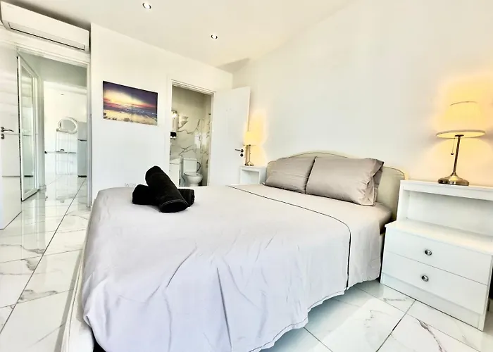 Lumiere Retreat 2 * Ларнака