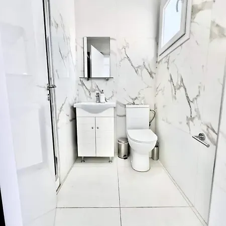Апартаменти Lumiere Retreat 2 *