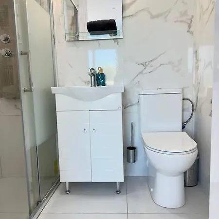 Апартаменти Lumiere Retreat 2 *