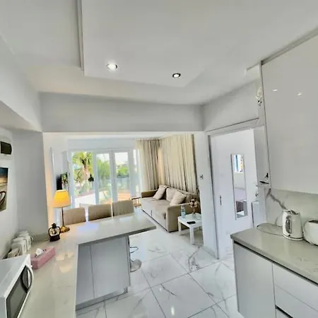 Lumiere Retreat 2 *